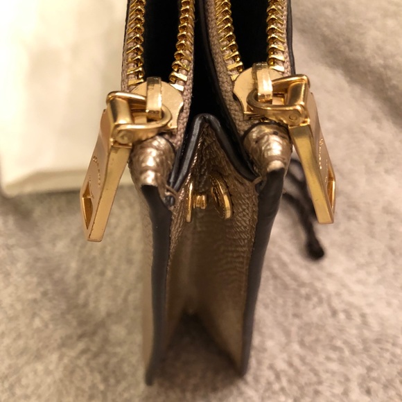 EUC Coach Gold Pebbled Leather Double Zip Wallet - Picture 6 of 8